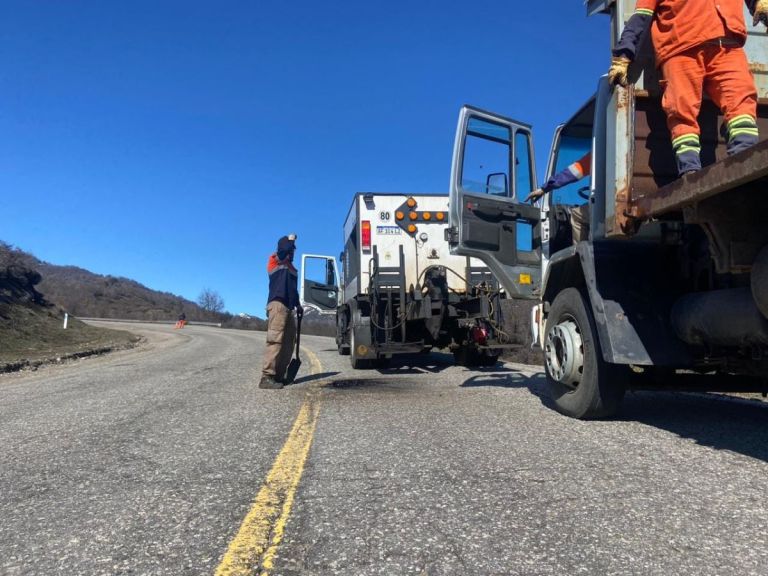 Vialidad comenzó los trabajos de bacheo y mejoras en la ruta 40 | La ...
