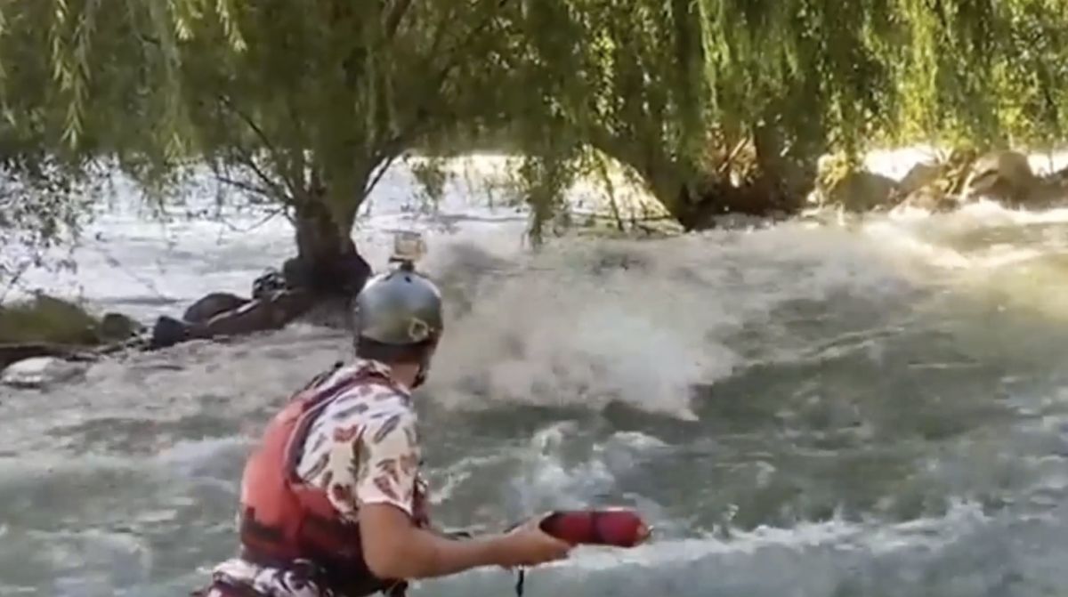 Dramático rescate a una turista que hacía rafting en el río Atuel de Mendoza y se cayó del bote