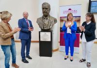 En el Día de la Memoria, inauguraron un busto del Dr. Alfonsín en la Legislatura neuquina