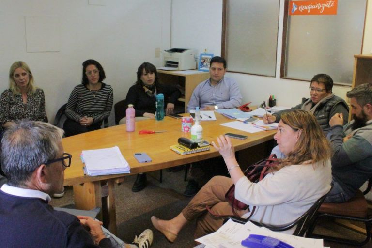 Concejales se reunieron con los vecinos y después con el gerente de la ...