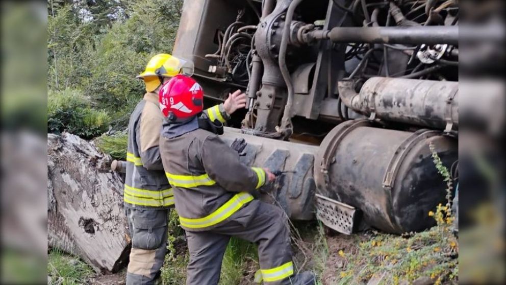 Se cayó la grúa de un acoplado y complica el tránsito en la zona del Vado de Pancho