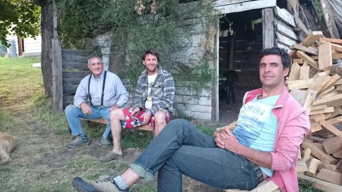 Mariano y Santiago Casanova junto a su pap&aacute;