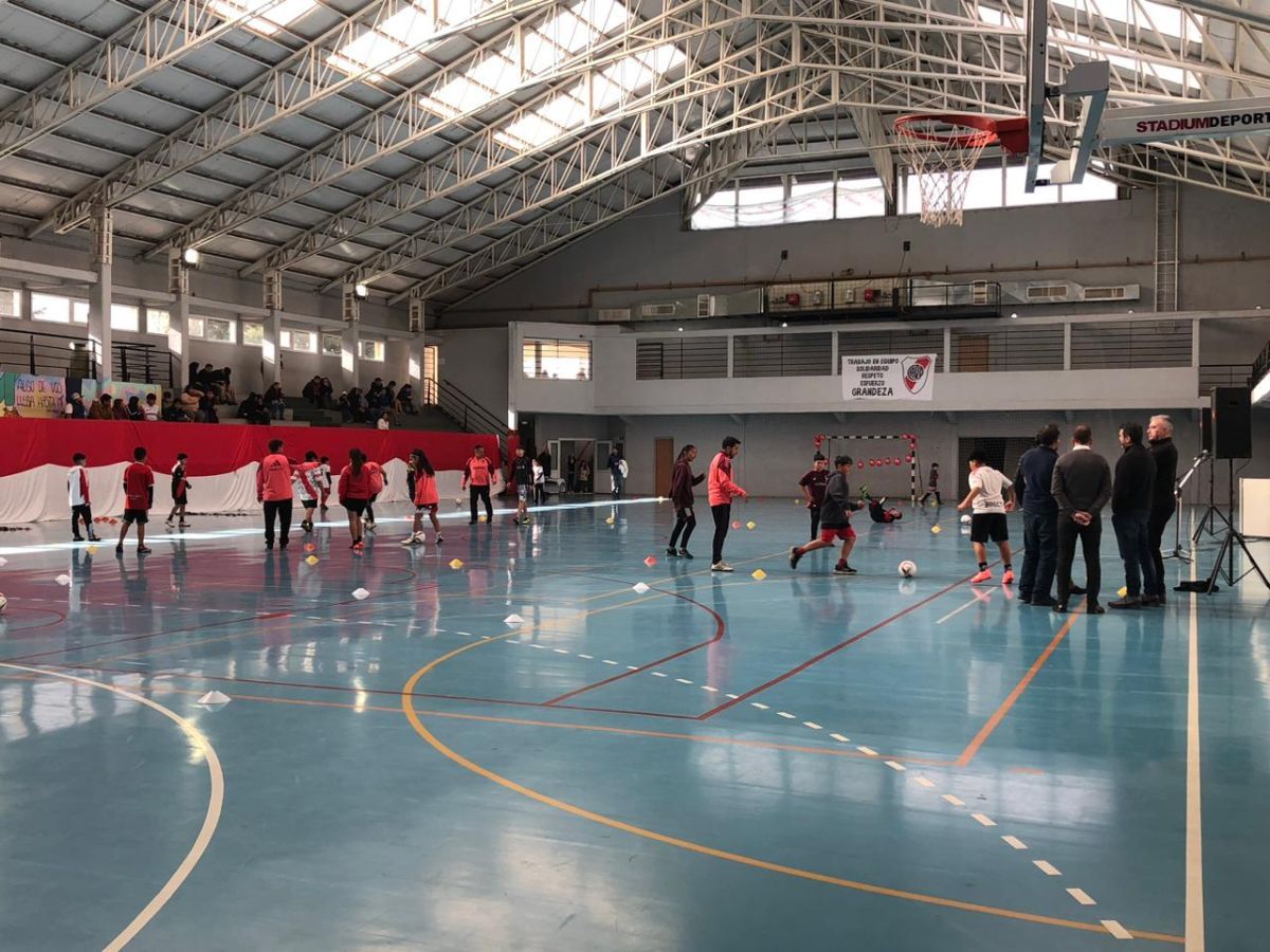 River inauguró su escuela de fútbol en San Martín de los Andes