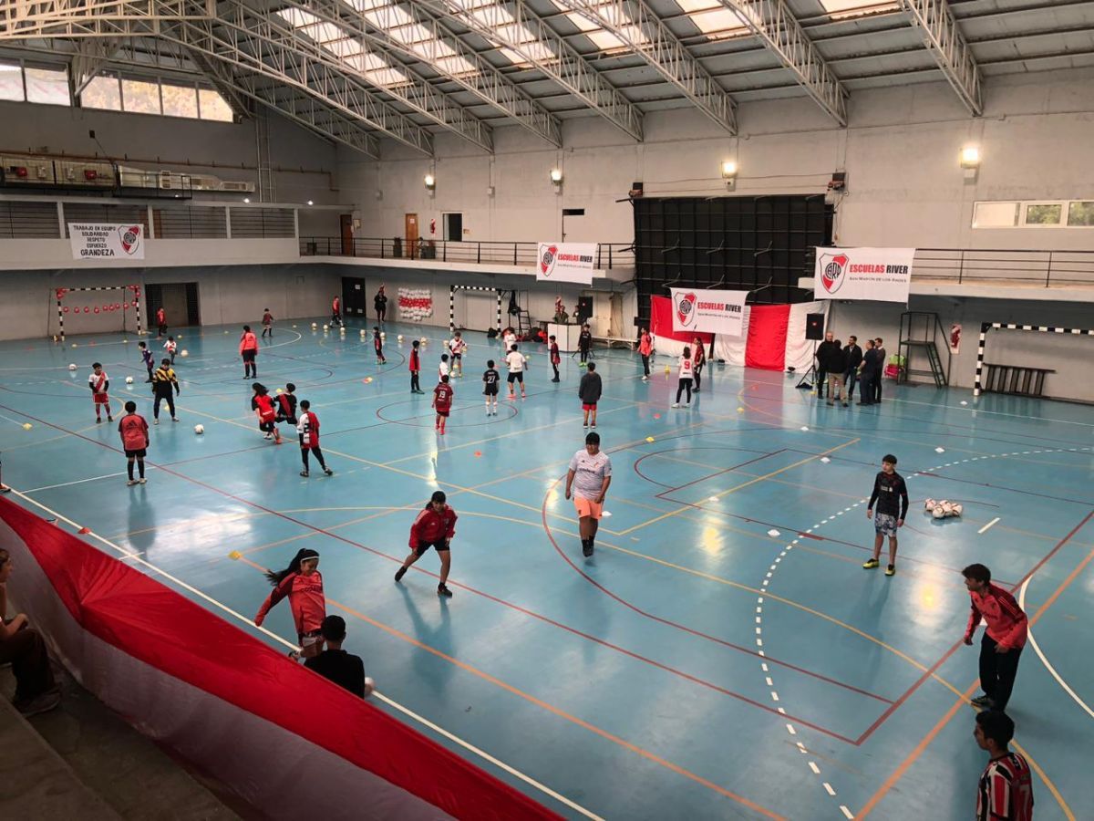 River inauguró su escuela de fútbol en San Martín de los Andes