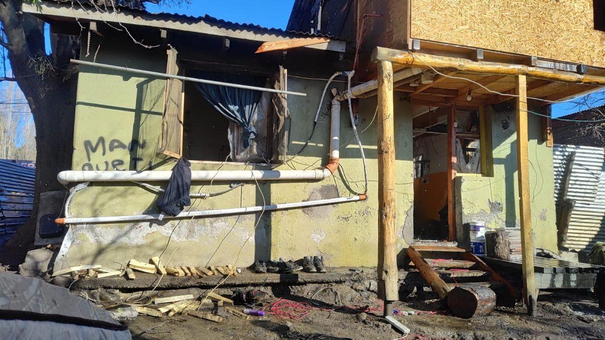 Voraz incendio destruyó tres viviendas en San Martín