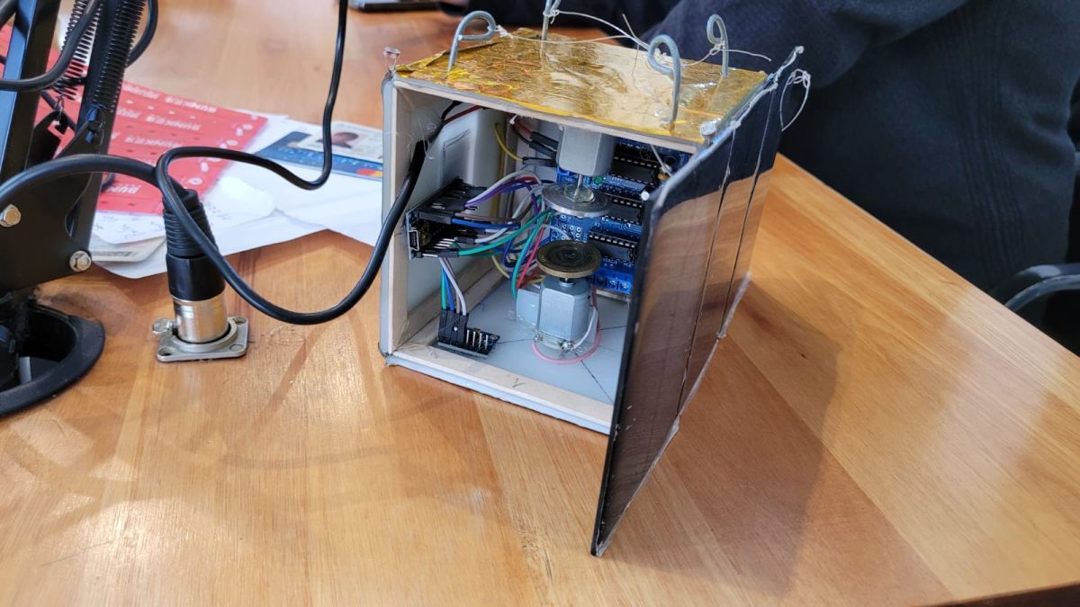 “Construimos un satélite para entender cómo funciona realmente uno en el espacio”