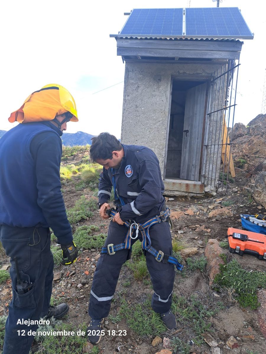 Bomberos de Meliquina refuerzan su red de comunicaciones para la temporada de incendios