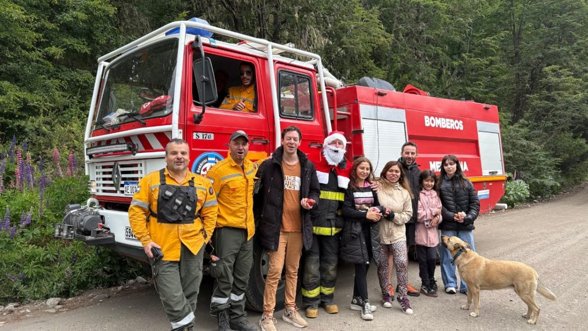 Papá Noel recorrió Meliquina, Lago Hermoso y Río Hermoso junto a los Bomberos
