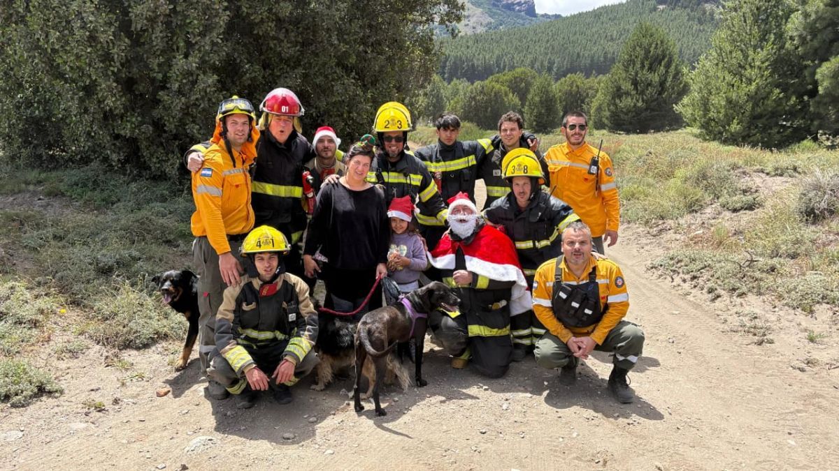 Papá Noel recorrió Meliquina, Lago Hermoso y Río Hermoso junto a los Bomberos