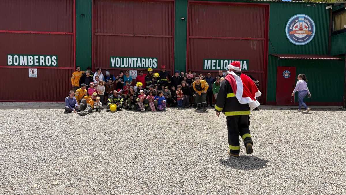 Papá Noel recorrió Meliquina, Lago Hermoso y Río Hermoso junto a los Bomberos