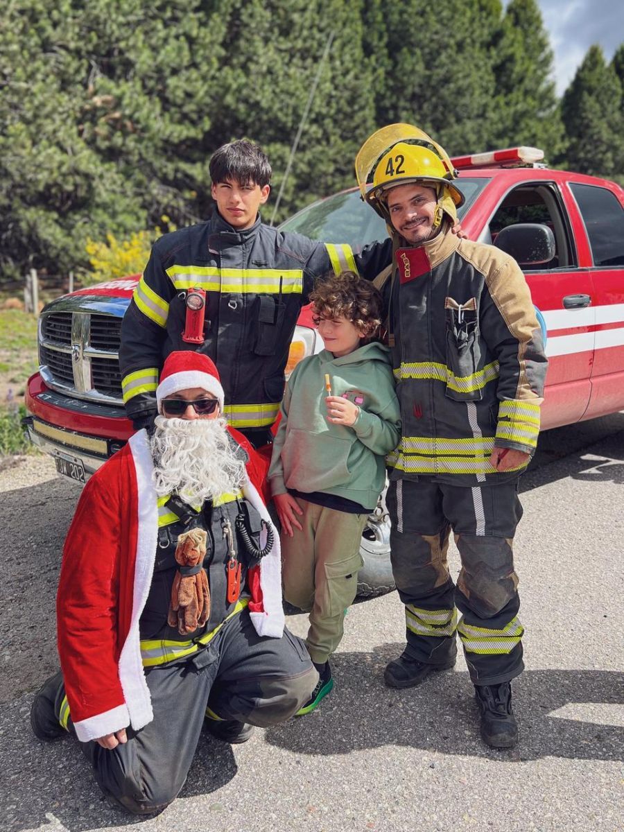Papá Noel recorrió Meliquina, Lago Hermoso y Río Hermoso junto a los Bomberos