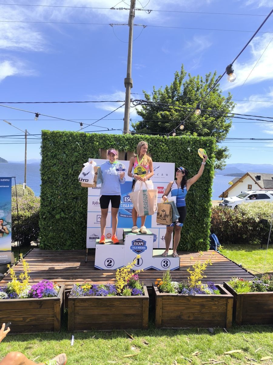 Maia Coletto se quedó con la general del triatlón "Escape a Isla Huemul" en Bariloche