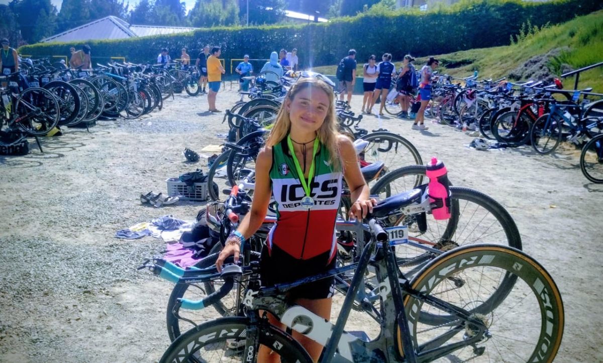 Maia Coletto se quedó con la general del triatlón "Escape a Isla Huemul" en Bariloche
