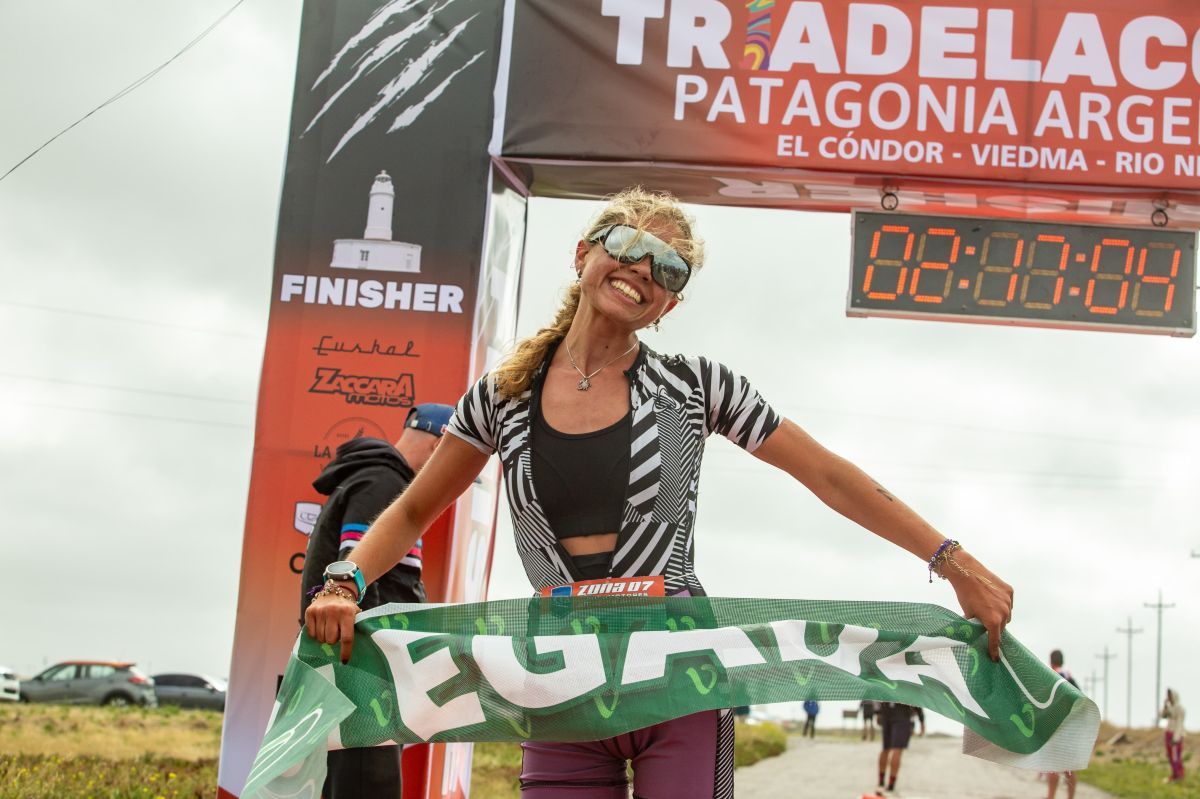 Maia Coletto brilló en el Triatlón Camino de la Costa pese a las ráfagas de 50 kilómetros