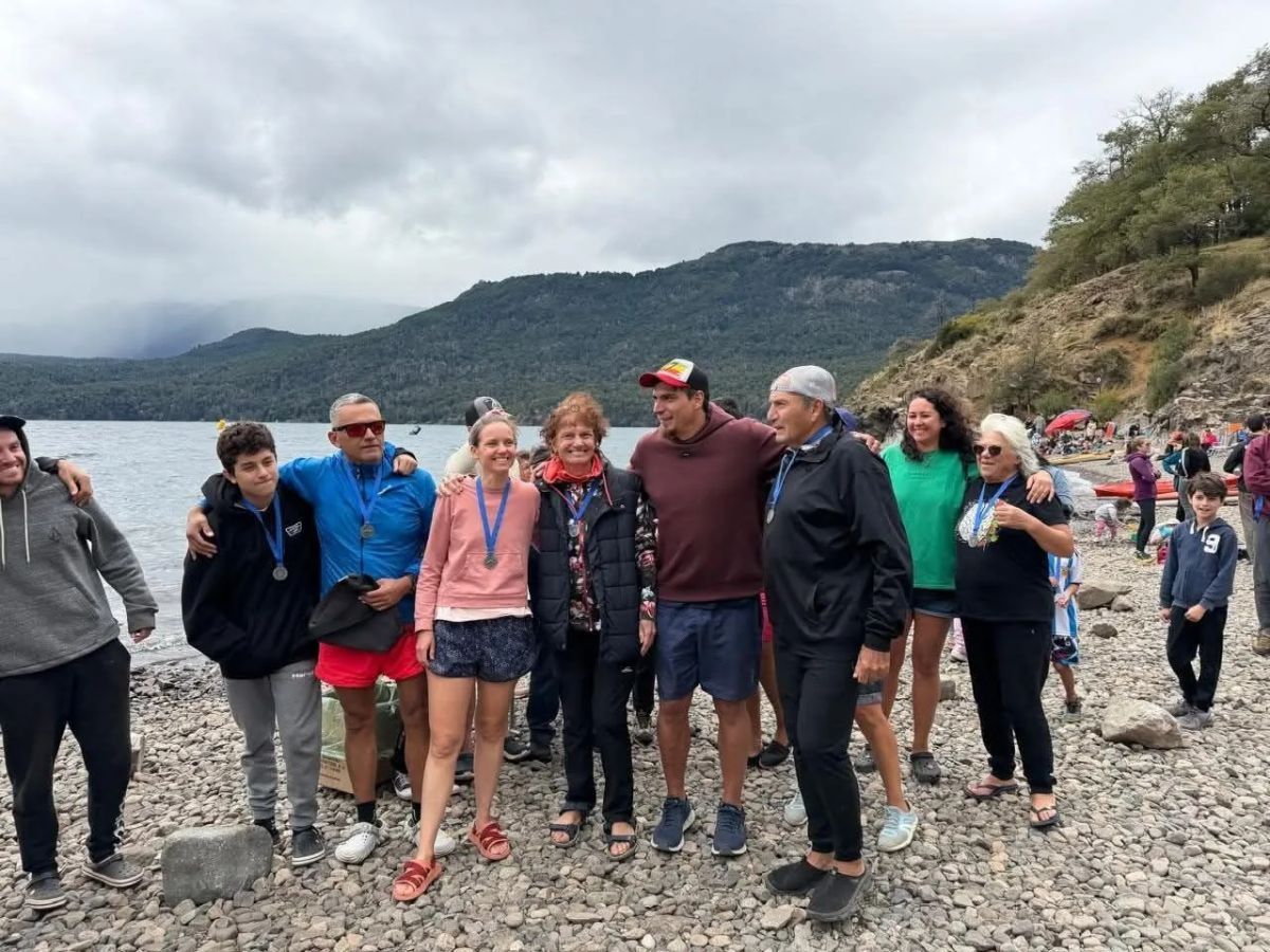 Se cumplió la 39° edición del Cruce a Nado del Lago Lácar