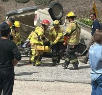 Tres heridos graves tras el vuelco de una camioneta en la Ruta de los Siete Lagos