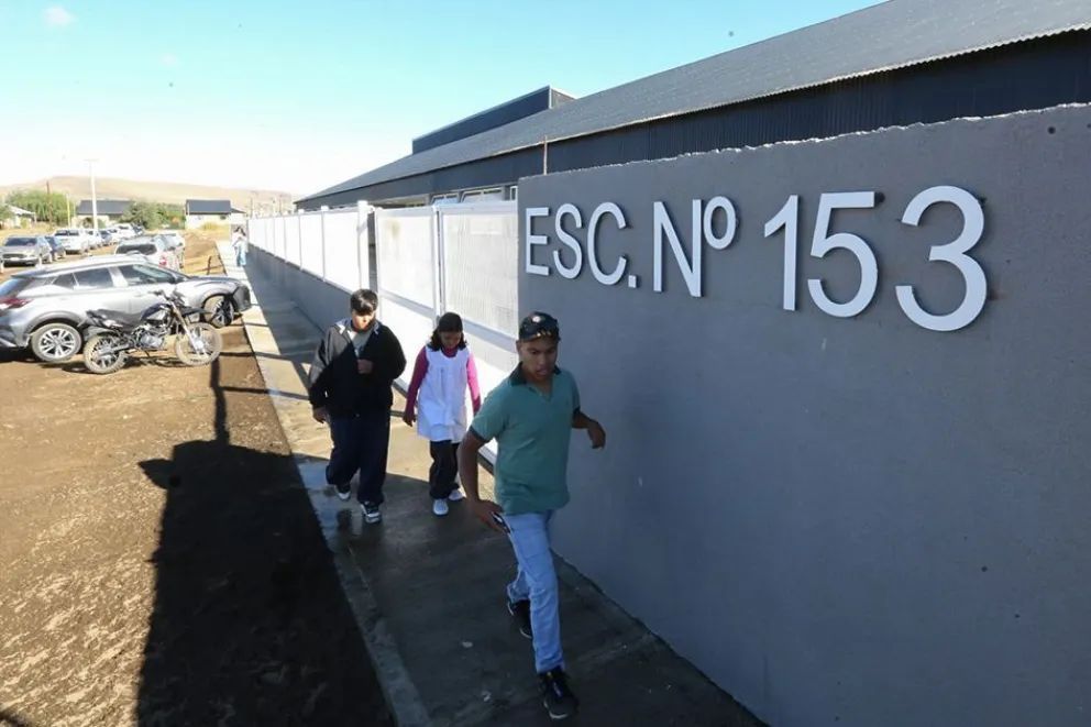 Inauguraron la nueva Escuela Primaria N° 153 en Junín de los Andes