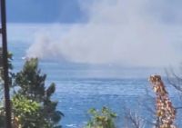 Una lancha se incendió en el Nahuel Huapi y una persona resultó herida