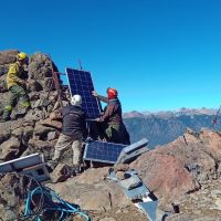 Repararon una repetidora clave en la zona sur del Parque Lanín