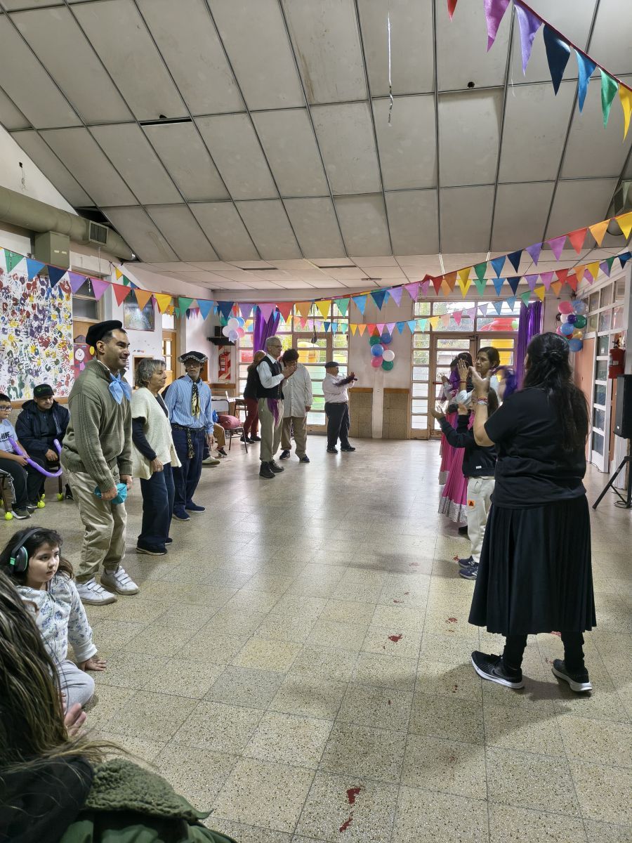 La Escuela Especial N° 8 celebró sus 39 años con la comunidad