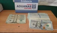 Demoran a un hombre por intentar ingresar a Chile con casi 23 mil dólares sin declarar en el Paso Cardenal Samoré