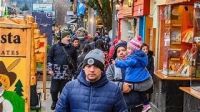  El fin de semana largo estuvo condicionado por el clima, la economía y el Mundial