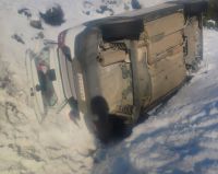 Dos vehículos protagonizaron un choque sobre la Ruta 40 en medio de la alerta por hielo