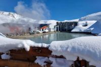 Copahue ofrece una experiencia única: termas entre la nieve al pie del volcán