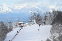 Con casi un metro de nieve en la cumbre, Cerro Bayo extenderá la temporada hasta fines de septiembre