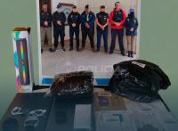Dos allanamientos terminaron con tres personas demoradas y el secuestro de dispositivos electrónicos