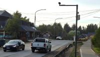 Villa La Angostura comenzará a cobrar multas por usar el celular al volante y no llevar cinturón